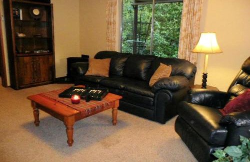 Croft House | Gorgeous Cabin Rental with Spacious Furnished Deck in Pioneer, California