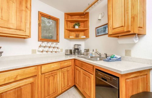 Girdwood House | Gorgeous cabin-style home huge private hot tub, beautiful deck & fireplace