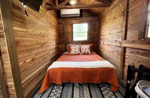 Hemphill House | Gorgeous Cabin with Beautiful Views of Toledo Bend Lake for a Relaxing Couples Getaway in Hemphill, Texas