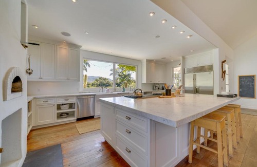 Carpinteria House | Gorgeous Carpinteria Home Pool, Spa, Fireplaces!