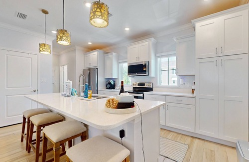 Ono Island House | Gorgeous coastal townhome, private patio and shared pool
