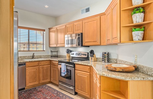 South Scottsdale Condo | Gorgeous condo! 1 King, 2 Queens. Heated Pool! Sleeps 6 - Perfect Location!