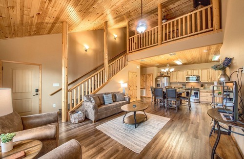 Gruene Condo | Gorgeous Condo Historic Gruene with pool!