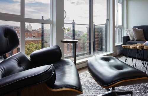 Downtown Victoria Condo | Gorgeous condo in Old Town Union building - PERFECT location