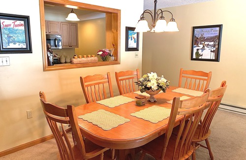 North Conway Condo | Gorgeous Condo In North Conway, Nh - Great Location For All The Attractions.