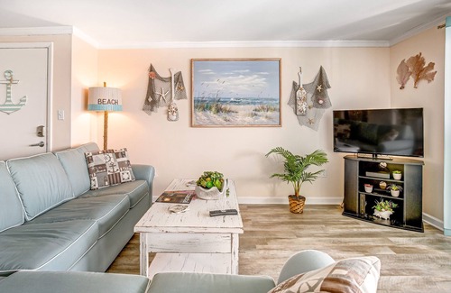 Midtown Ocean City Condo | Gorgeous Condo Overlooking Marina w/WiFi, Shared Pool, AC, Private Washer/Dryer