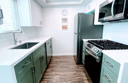 Canyon Corridor Apartment | Gorgeous condo with fabulous mountain and pool views in South Palm Springs