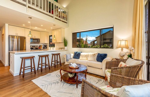 Kihei Condo | Gorgeous corner unit w/Stunning Panromantic Ocean Views, Beachfront!