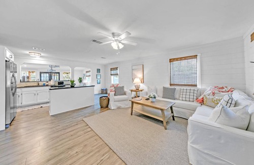 Gulfview Heights House | Gorgeous cottage, outdoor space, Gulf place area, close to beaches/Goatfeathersn