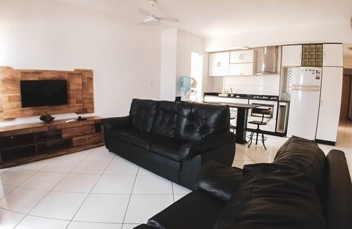Centro Apartment | Gorgeous Coverage in Orla da Praia Grande