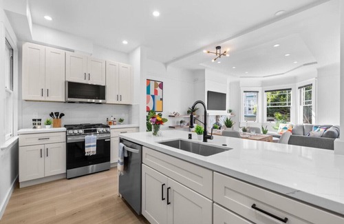 Cow Hollow Apartment | Gorgeous Cow Hollow Home in Phenomenal Location
