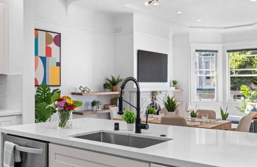 Cow Hollow Apartment | Gorgeous Cow Hollow Home in Phenomenal Location