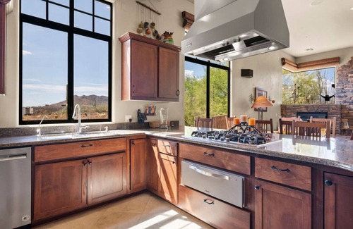 Canyon Ridge Estates House | Gorgeous Desert Home W/Backyard Oasis!