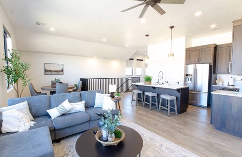 Washington Apartment | Gorgeous Desert Loft in Southern Utah with views, pool, hot tub and firepits.