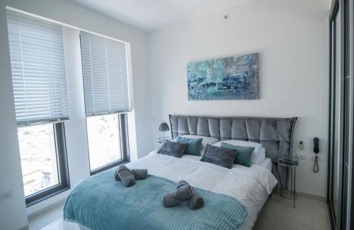 Nachlaot Apartment | Gorgeous Design 3 BDR Appart - J Tower - Amazing View!