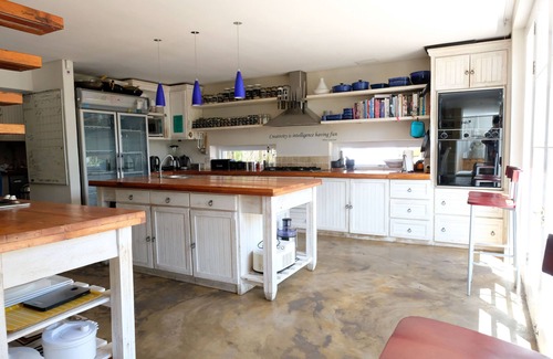 Hout Bay House | Gorgeous designer house with beautiful views over Hout Bay Valley in a secure