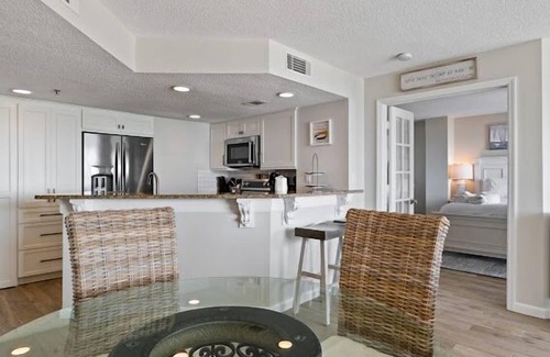 Palmetto Dunes Condo | Gorgeous Direct Ocean and Pool Views! 2BR 2BA Smart TV’s Beach Chairs 4th Floor