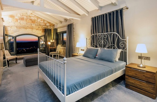 Cesme Villa | Gorgeous Duplex Villa with Chios View