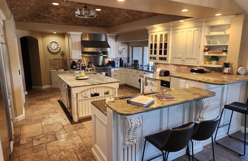 Mesa House | Gorgeous Estate Living w/Pool, Beach VB, Dogs OK, Gameroom, 28 guest- 5 acres