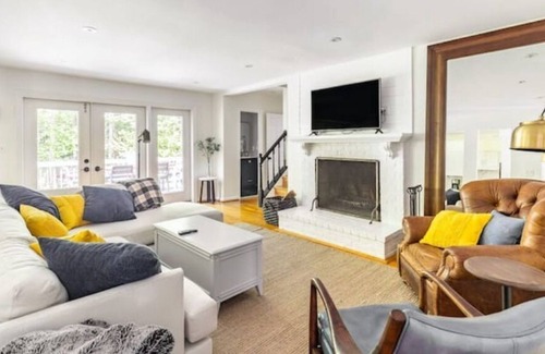 McLean House | Gorgeous family home close to DC