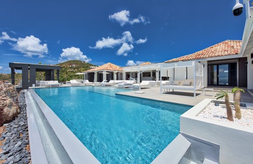 Les Terres Basses Villa | Gorgeous Five bedroom villa on Simpson Bay