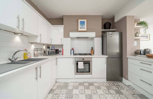 Shaftesbury Apartment | Gorgeous flat with garden in Battersea