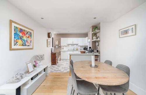 Shaftesbury Apartment | Gorgeous flat with garden in Battersea