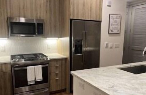 The Galleria Apartment | Gorgeous Fountain View Apartment in the Galleria