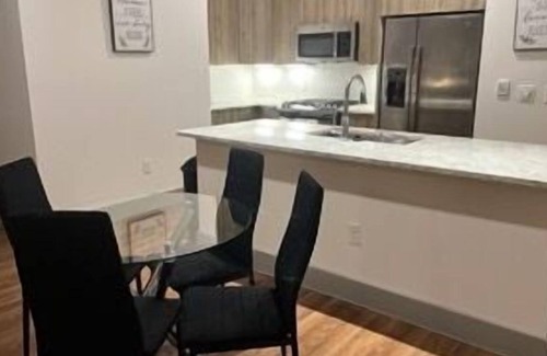 The Galleria Apartment | Gorgeous Fountain View Apartment in the Galleria