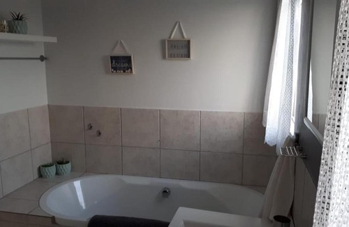 Durban North Apartment | Gorgeous Garden Cottage off Umhlanga Rocks Drive