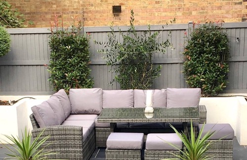 Hillrise Apartment | Gorgeous garden flat in Highgate with ping pong table!