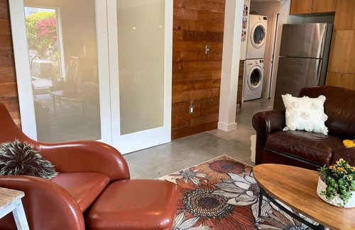 South Seattle Apartment | Gorgeous Garden Getaway, Near Cafes, Parks