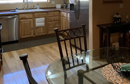Payson Cabin | Gorgeous getaway in Payson - Right in town, Hike, Bike, Relax, Enjoy wildlife!