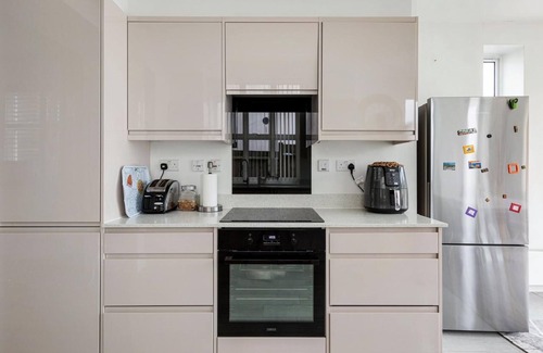 Golders Green Apartment | Gorgeous Golders Green apartment in North London