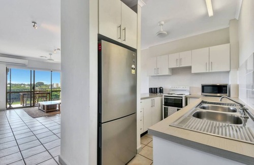 The Gardens Apartment | Gorgeous Golf Course views from top floor