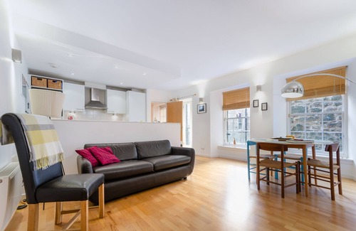 Old Town Apartment | Gorgeous Grassmarket Apartment! In quiet & secure courtyard in central Old Town