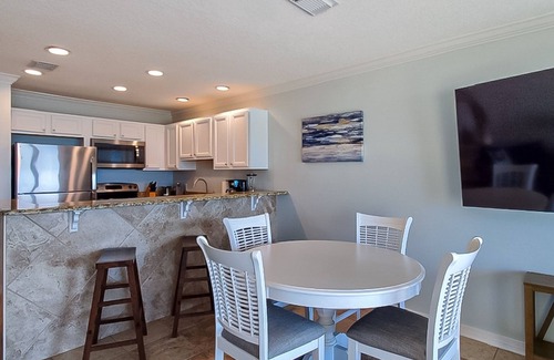 Crystal Beach Condo | Gorgeous ground-floor beachfront condo, shared pool and beach access