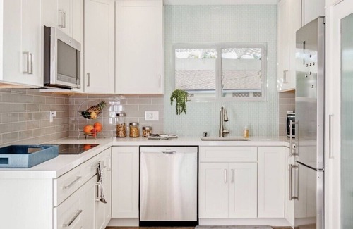 Westchester House | Gorgeous guesthouse in quiet neighborhood with private entrance, yard + parking!
