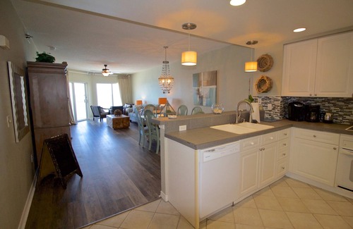 Pensacola Beach Condo | Gorgeous Gulf Front View Right on the White Sands of Pensacola Beach.