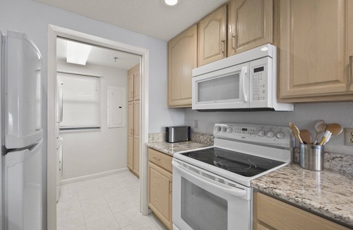 Navarre Beach Condo | Gorgeous gulf front! Free beach service! Ask about last minute deals!