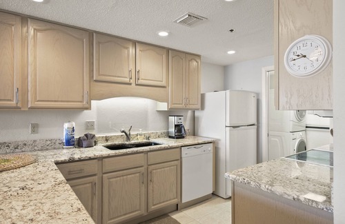 Navarre Beach Condo | Gorgeous gulf front! Free beach service! Ask about last minute deals!