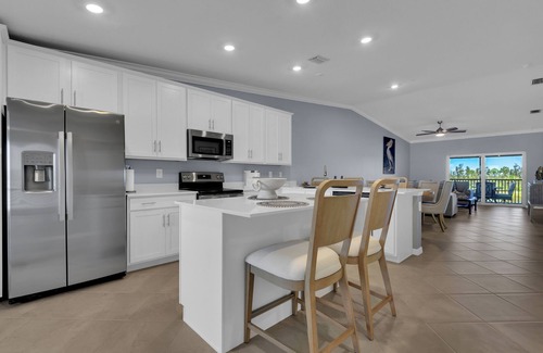 Punta Gorda Condo | Gorgeous Heritage Landing Golf & Country Club 2 bedrm +den condo with Lakeview!