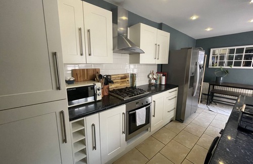 Clifton Apartment | Gorgeous Hideaway in Classy Clifton