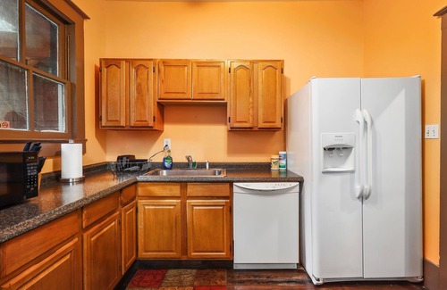 University Heights House | Gorgeous, Historic Downtown Home – Tucked into UF!