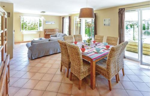 Thezan-les-Beziers House | Gorgeous Home In Thézan-Lès-Béziers With Wifi