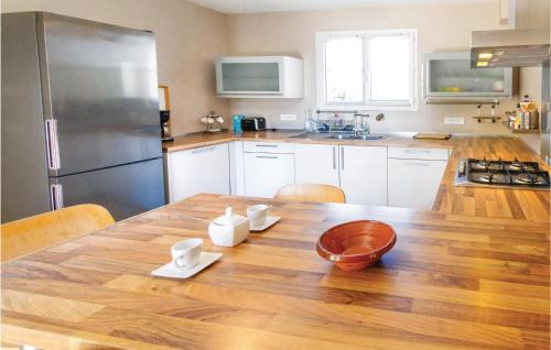 Thezan-les-Beziers House | Gorgeous Home In Thézan-Lès-Béziers With Wifi