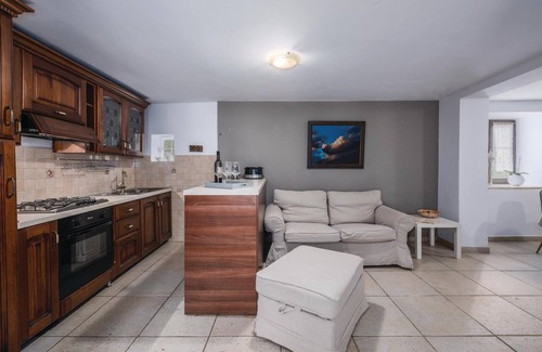 Bale House | Gorgeous home in Bale with WiFi