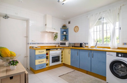 Chipiona House | Gorgeous home in Chipiona with WiFi