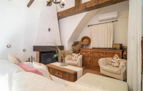 El Colmenar House | Gorgeous Home In El Colmenar With Wifi