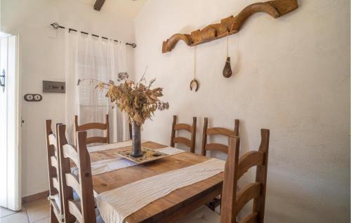 El Colmenar House | Gorgeous Home In El Colmenar With Wifi